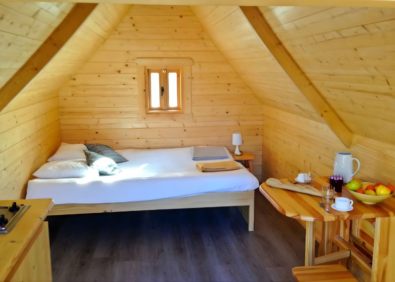 hebregement insolite auvergne